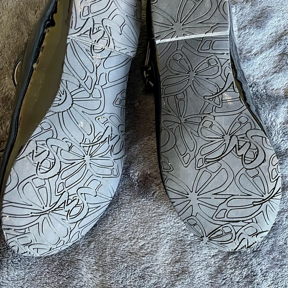 Little girl’s butterfly embroidered flats in 11USby Sophia Webster Mini like new